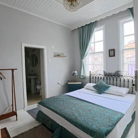 Mimosa House B&B