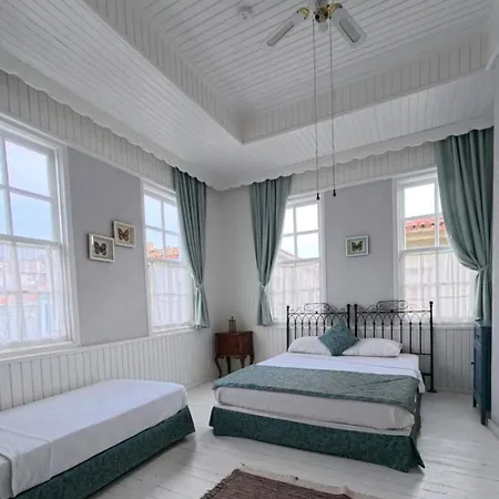 Mimosa House Ayvalık Ayvalı