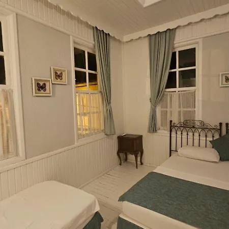 Mimosa House Nocleg ze śniadaniem Ayvalı